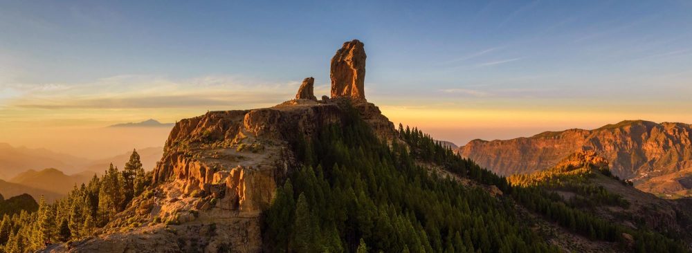 roque nublo hike sunset views