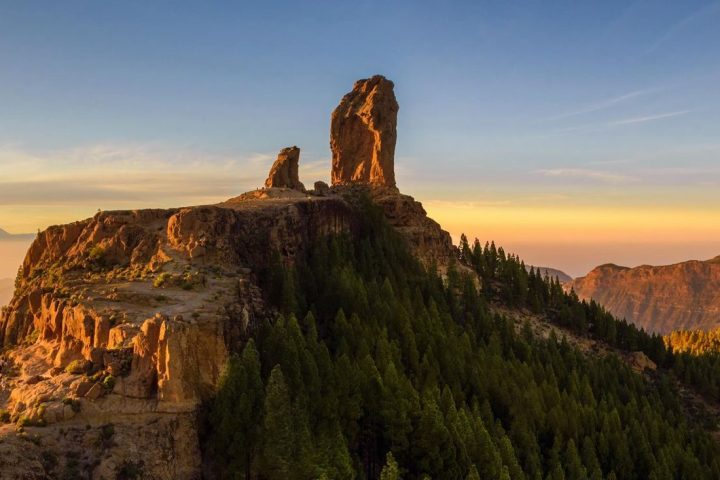 roque nublo hike sunset views